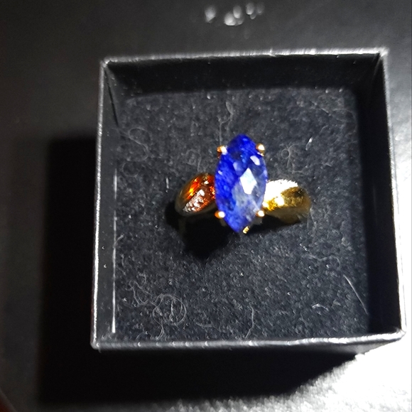 Womans 14K Yellow Gold , Diamond, AAA 2.5CT Sapphire Ring - Picture 3 of 9